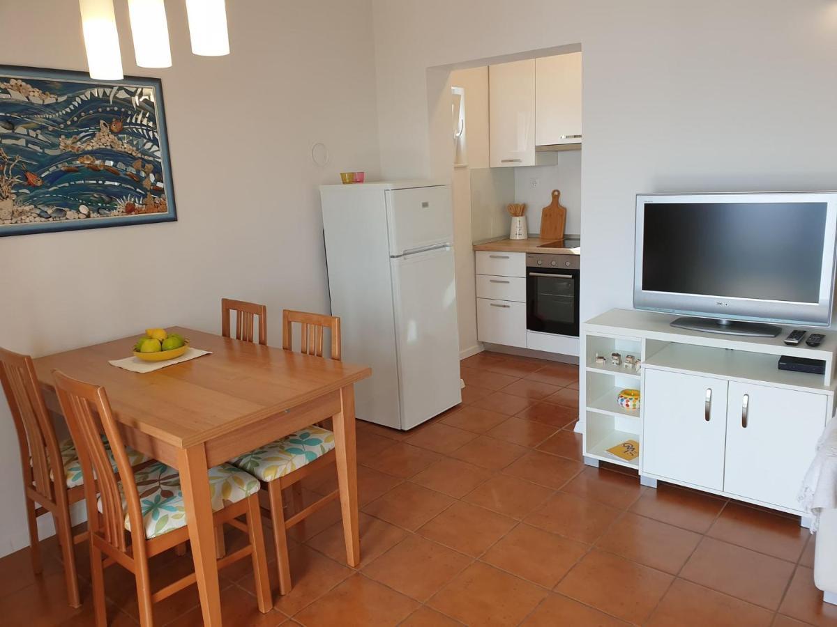 Apartments Kuzmanic Omis Bagian luar foto