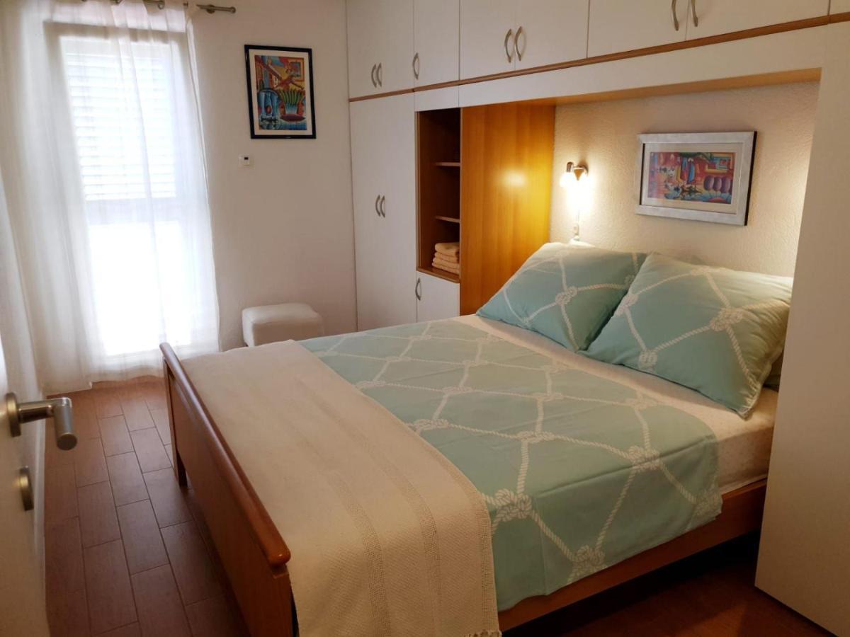 Apartments Kuzmanic Omis Bagian luar foto