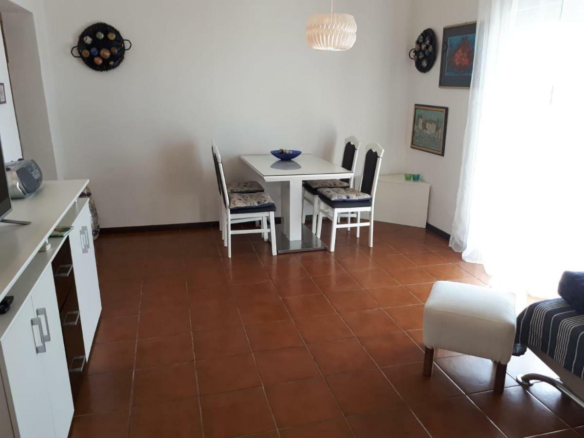 Apartments Kuzmanic Omis Bagian luar foto