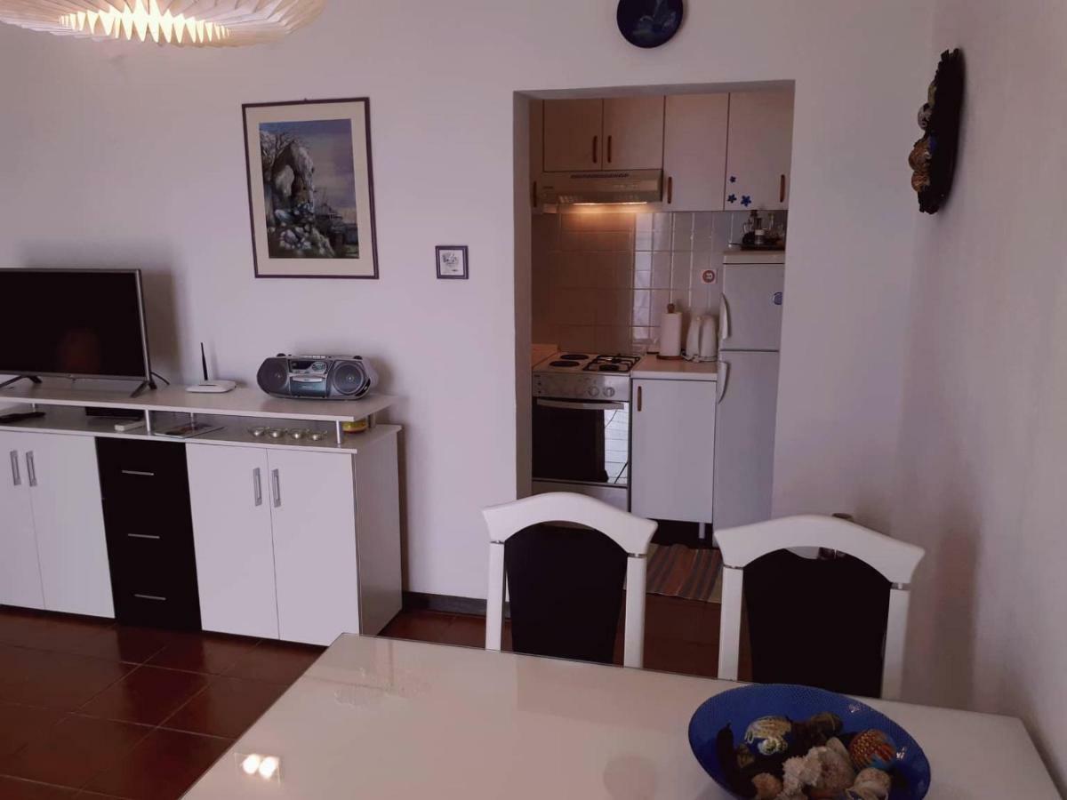 Apartments Kuzmanic Omis Bagian luar foto