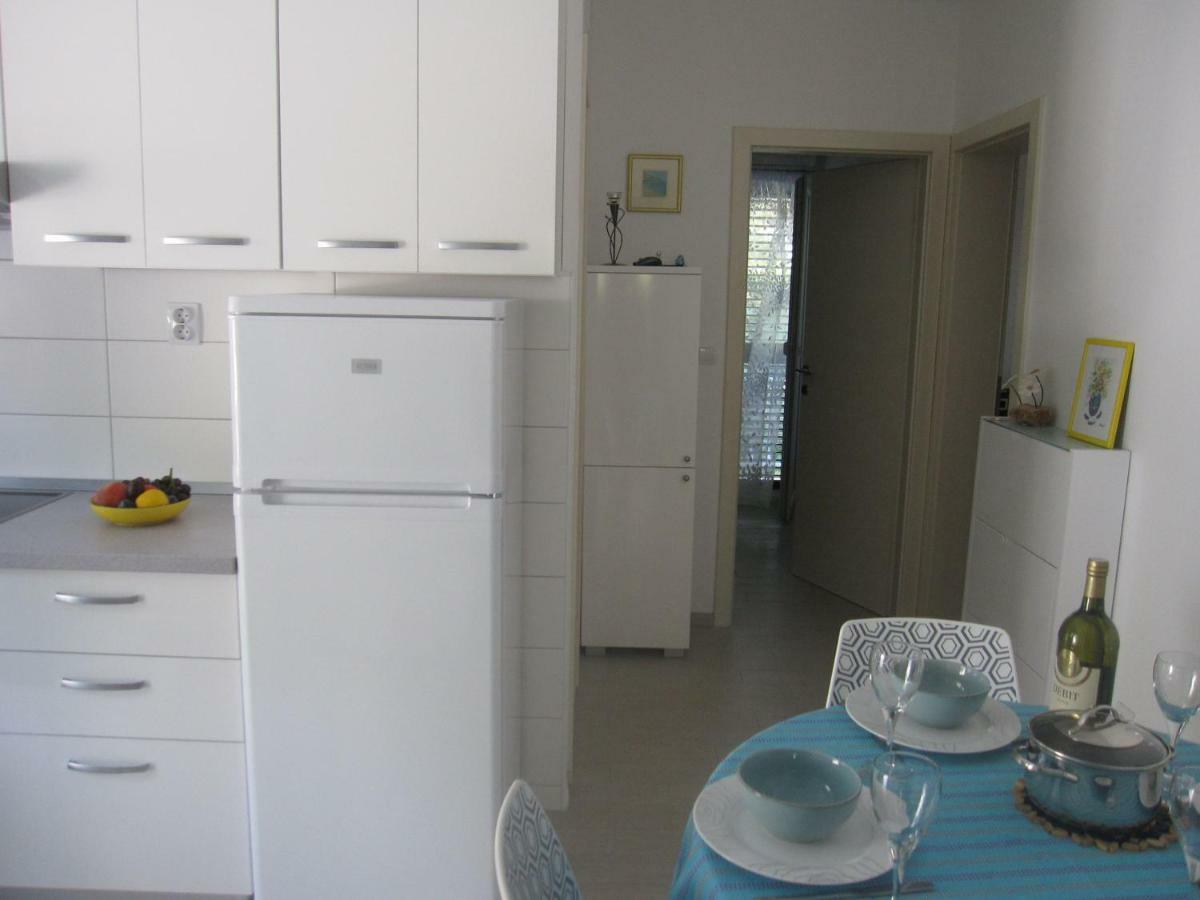 Apartments Kuzmanic Omis Bagian luar foto