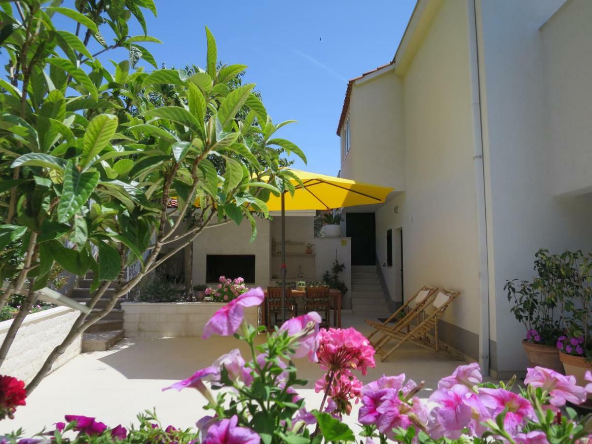Apartments Kuzmanic Omis Bagian luar foto